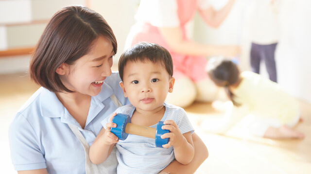 夜間で取得 働きながら保育士資格を取る方法とは 東京で保育士 幼稚園教諭をめざす 日本児童教育専門学校